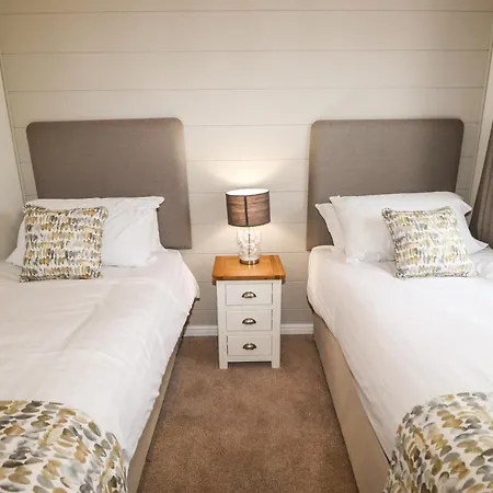 Bramblings By The Tatil Evi *